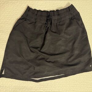 Kyodan Black Camo Waistband Skort - Size Medium